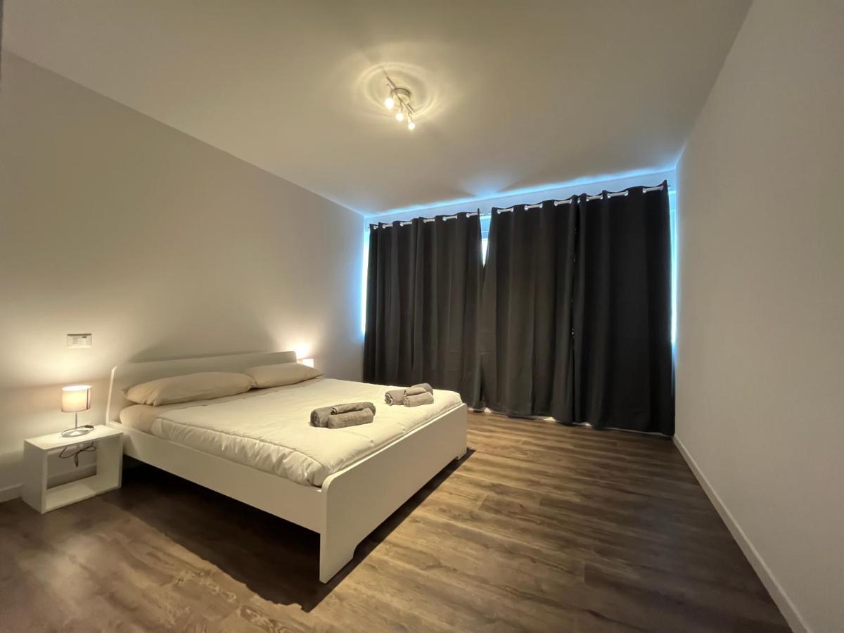 Modern Apartment - Centro Padova Bagian luar foto